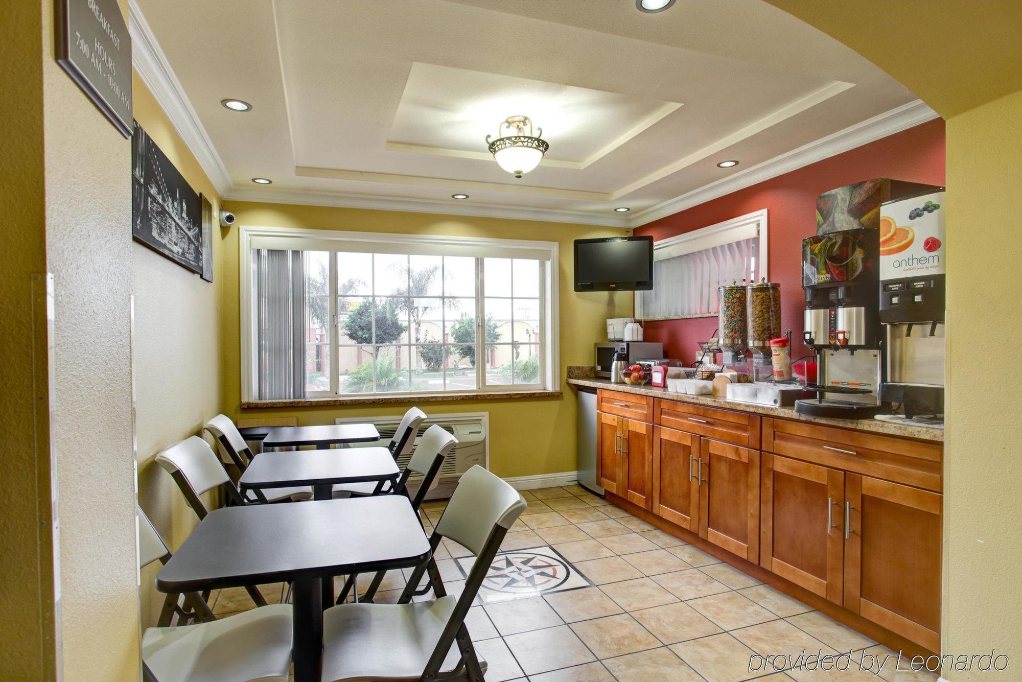 Rodeway Inn & Suites Near The Coliseum & Arena 奥克兰 外观 照片
