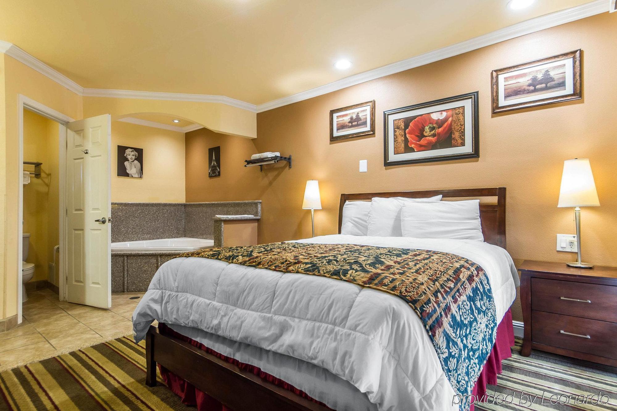 Rodeway Inn & Suites Near The Coliseum & Arena 奥克兰 外观 照片