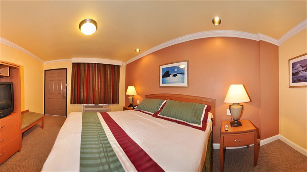 Rodeway Inn & Suites Near The Coliseum & Arena 奥克兰 外观 照片