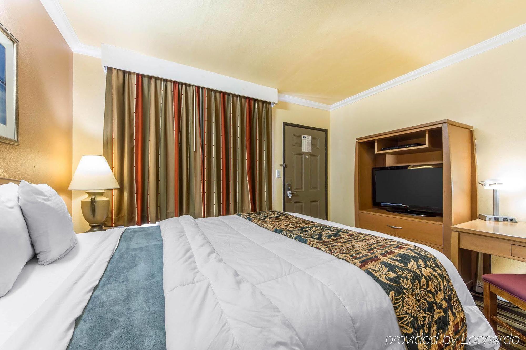 Rodeway Inn & Suites Near The Coliseum & Arena 奥克兰 外观 照片