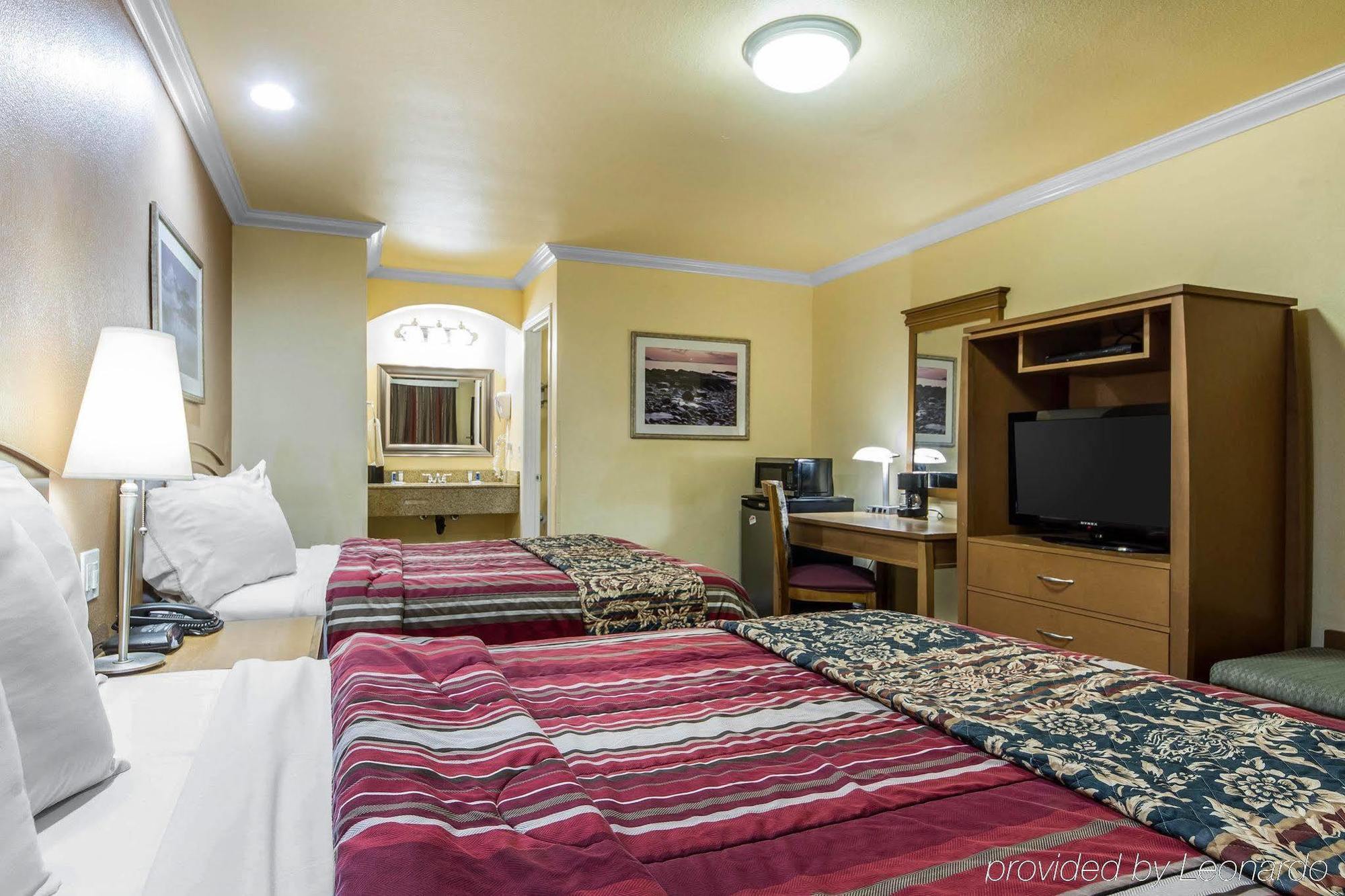 Rodeway Inn & Suites Near The Coliseum & Arena 奥克兰 外观 照片