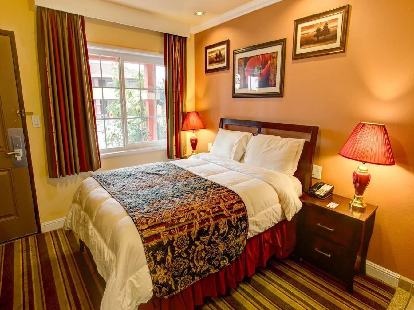Rodeway Inn & Suites Near The Coliseum & Arena 奥克兰 外观 照片