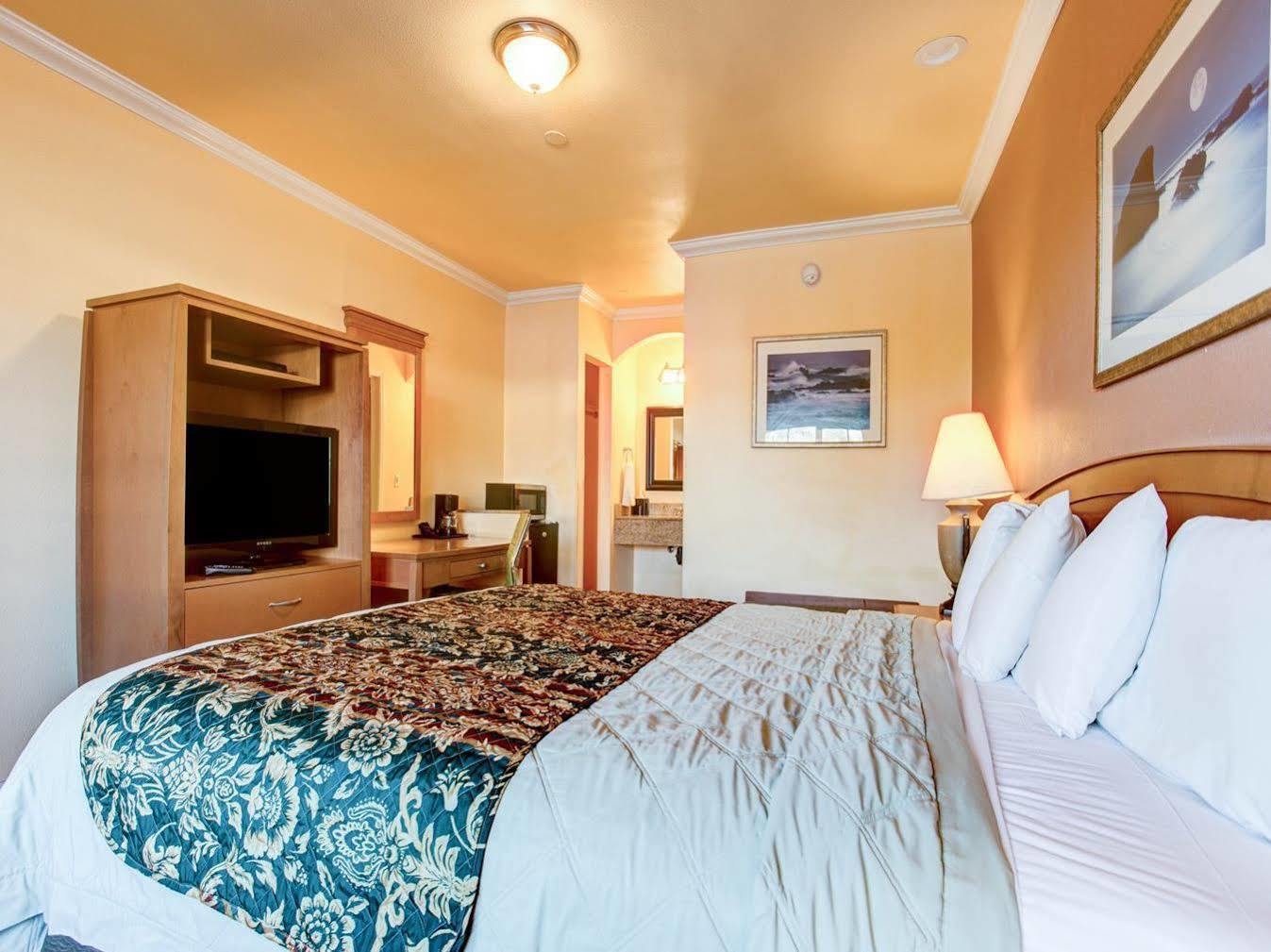 Rodeway Inn & Suites Near The Coliseum & Arena 奥克兰 外观 照片