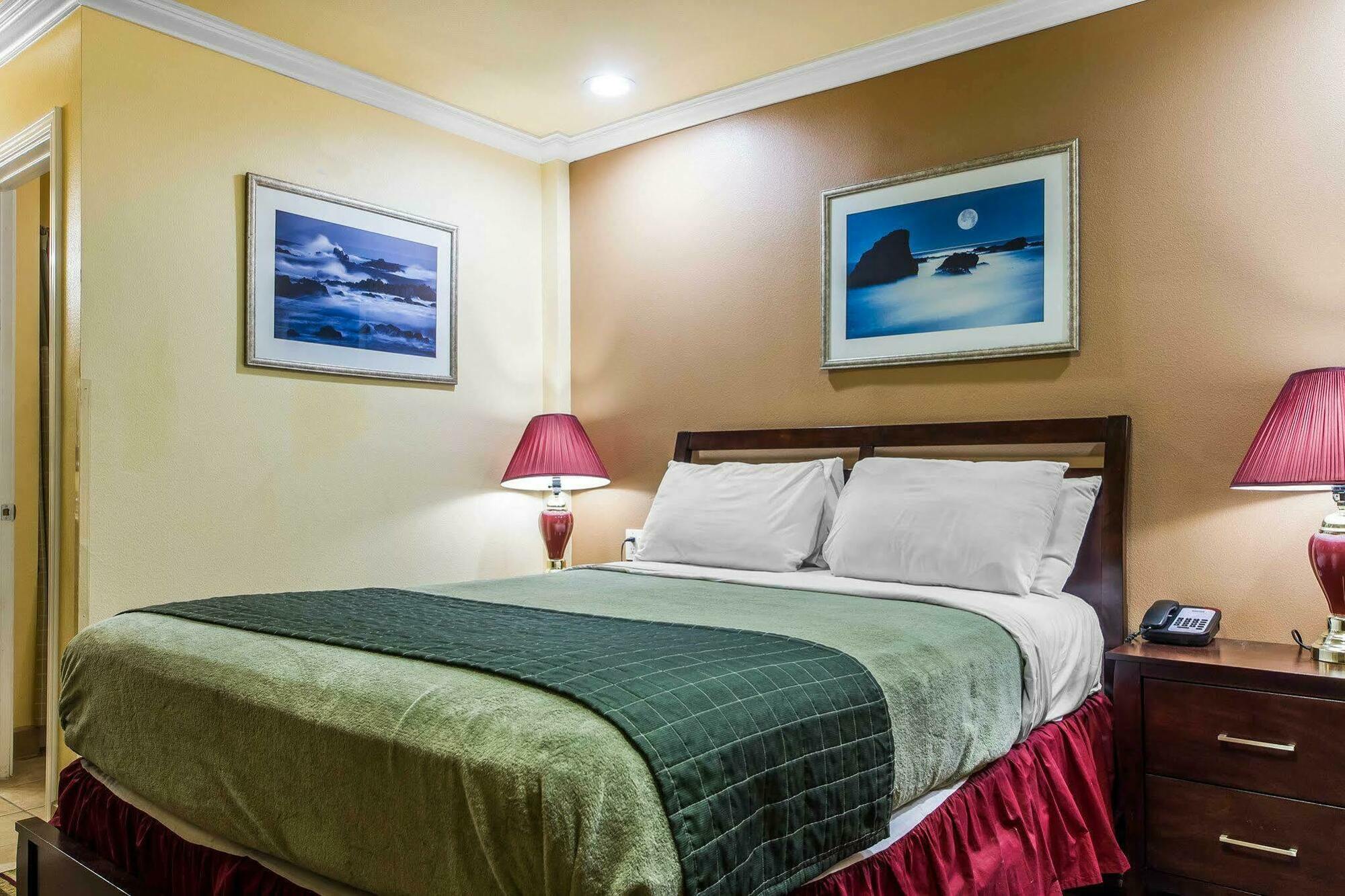 Rodeway Inn & Suites Near The Coliseum & Arena 奥克兰 外观 照片